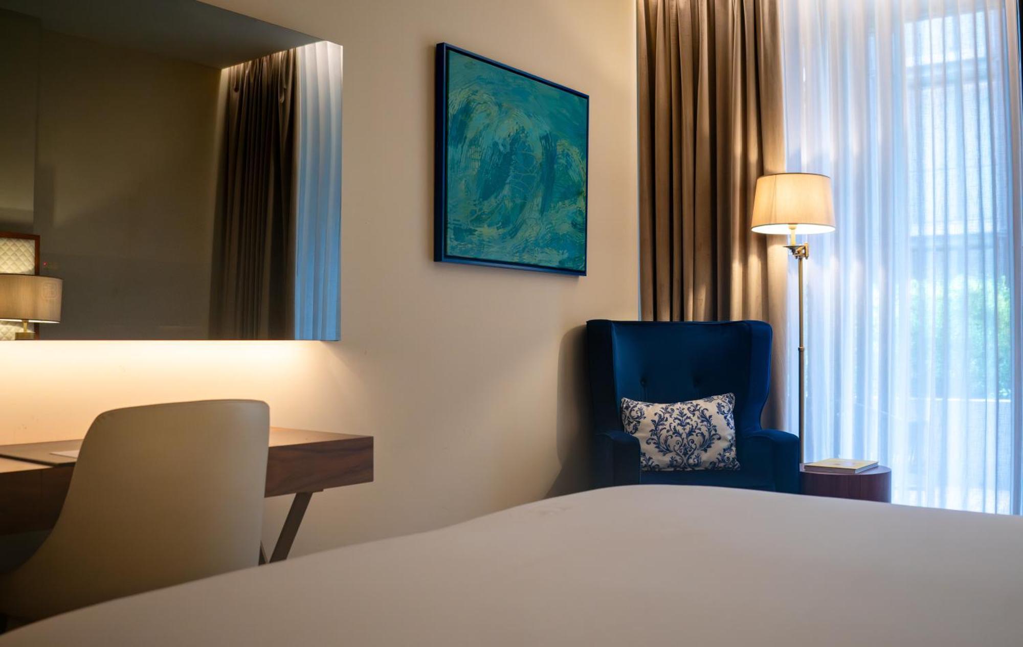 Boeira Garden Hotel Porto Gaia, Curio Collection By Hilton Vila Nova de Gaia Zewnętrze zdjęcie A room at the hotel