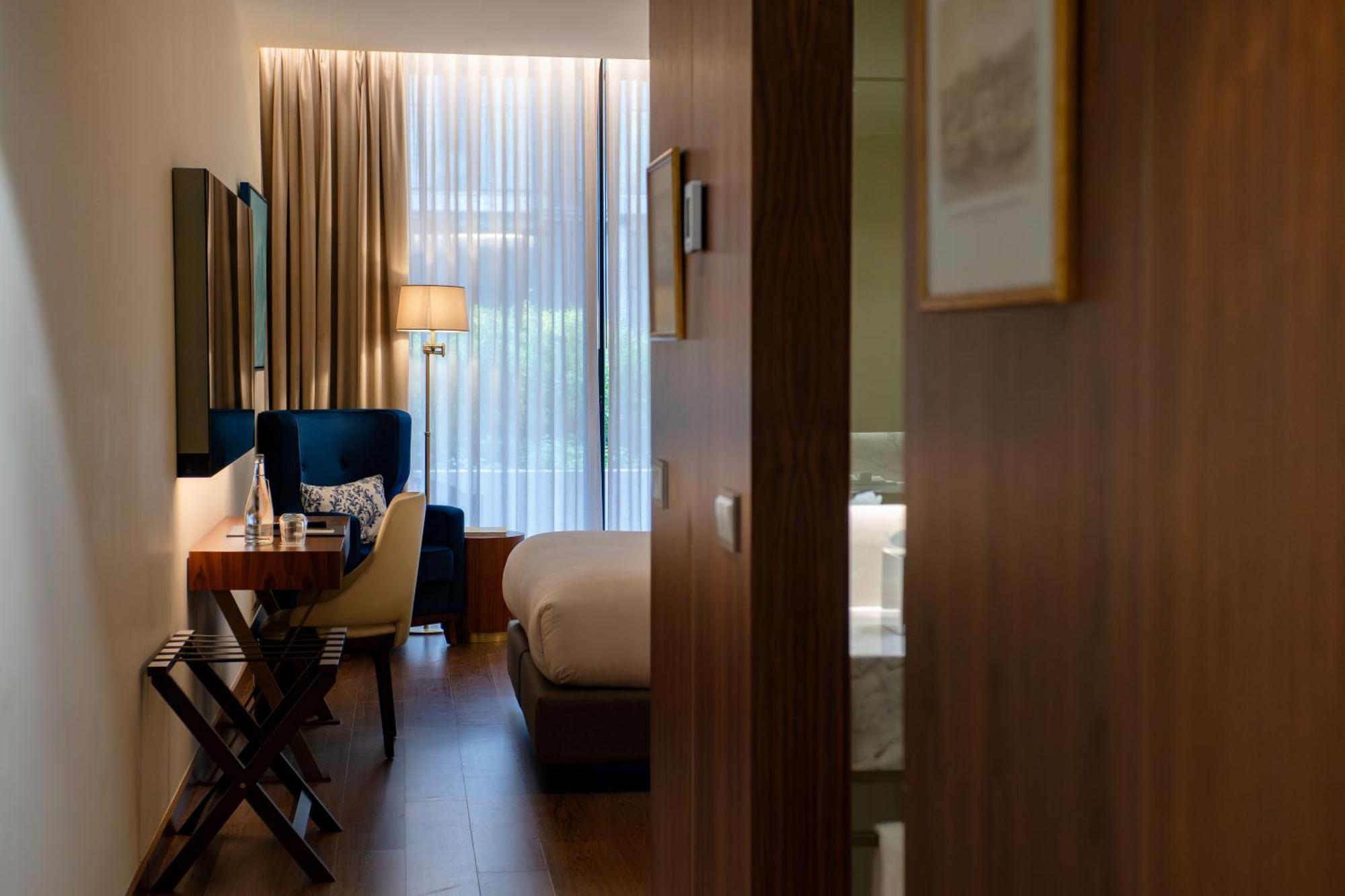 Boeira Garden Hotel Porto Gaia, Curio Collection By Hilton Vila Nova de Gaia Zewnętrze zdjęcie A room at the hotel
